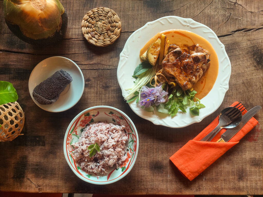 Grilled chicken curry at PINAKPOU restaurant in Siem Reap, Cambodia